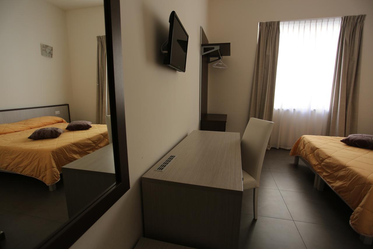 Hotel Eubea Reggio di Calabria Dış mekan fotoğraf